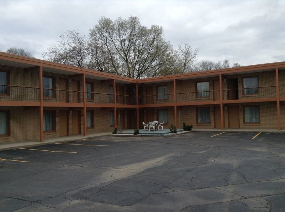 Village Inn Motel - Berrien Springs 外观 照片