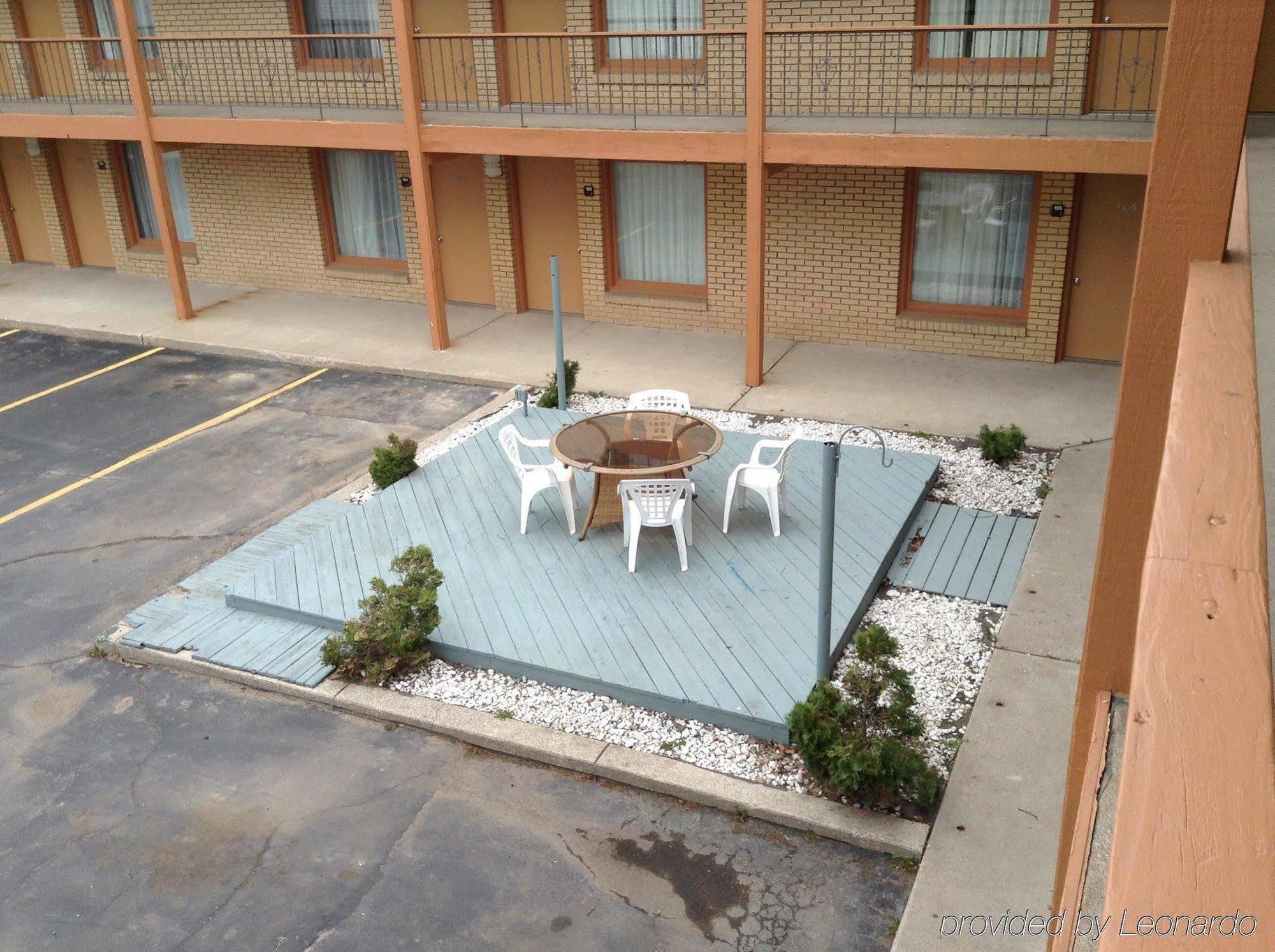 Village Inn Motel - Berrien Springs 外观 照片